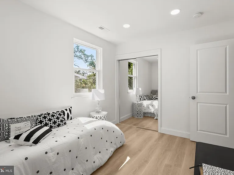 402 Elm Ave — Photo 16