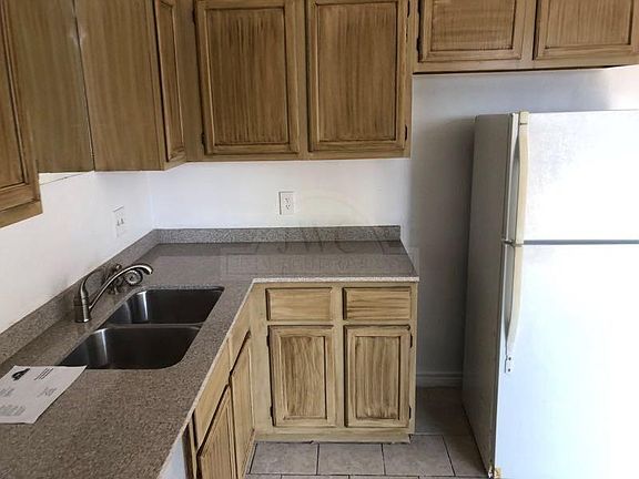 3rd image of 4804 Cedarhill Cir APT A