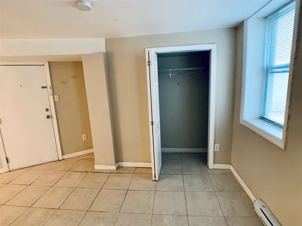 320 Jefferson Street image 3 of 8