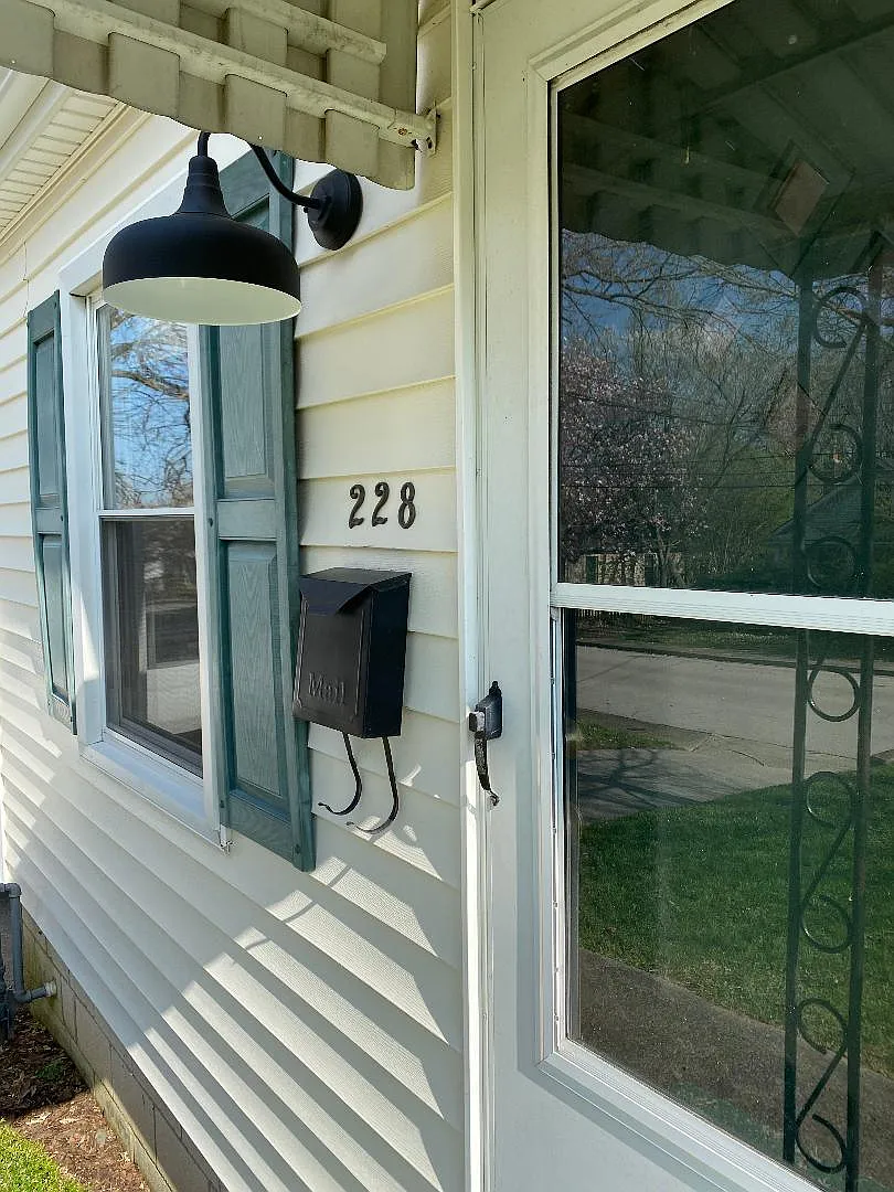 2 bed, 900 sqft, $1,600 — Photo 2
