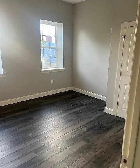 236 W Market St #7 — Photo 6