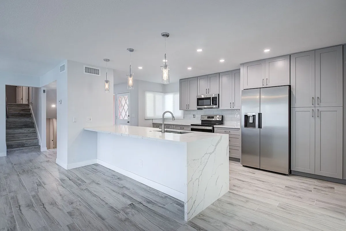 This is the same floorplan pictures from another property - 8332 E Rose Ln