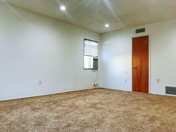 4th image of 1022 W Glendale St