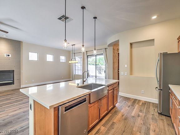 5th image of 35 Gladewater Dr