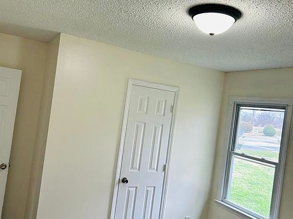 5th image of 3000 Ingleside Ave #C