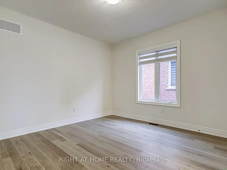 51 Lorrain Hand Cres — Photo 36