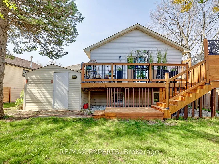 72 Donald Cres — Photo 38