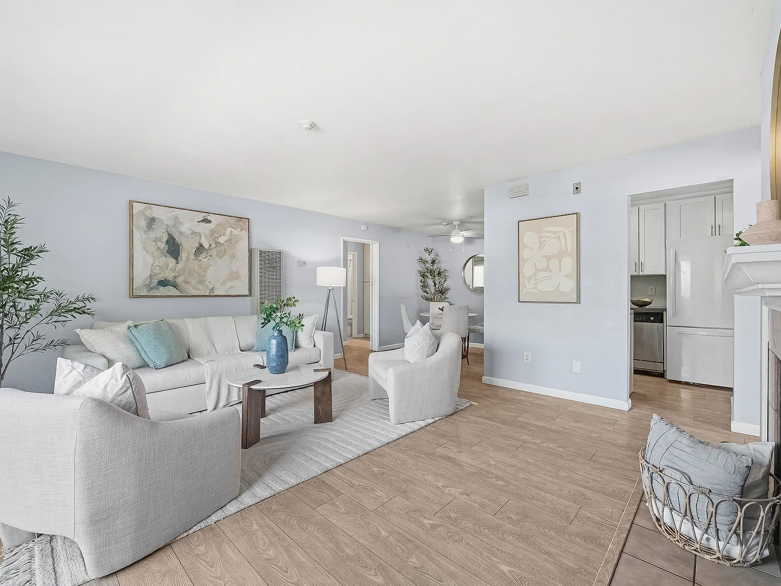 2 bed, 966 sqft, $3,000 — Photo 3