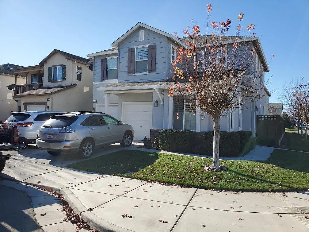 1429 Intrigue Ln photo 1