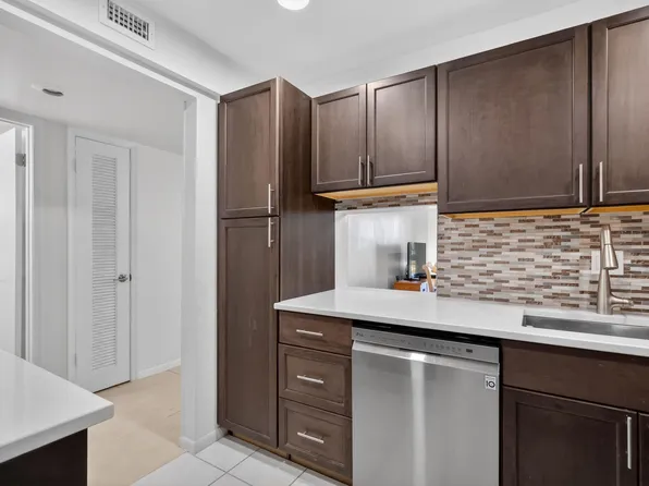 2615 NE 1ST Court #201, Boynton Beach, FL 33435