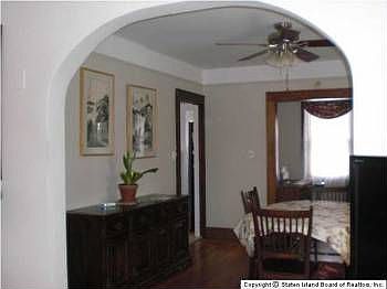 5th image of 211 Oakwood Ave