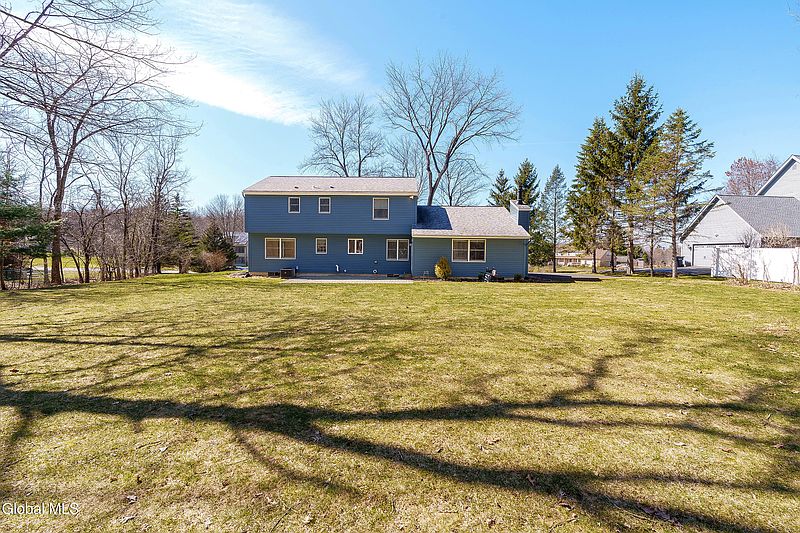 5th image of 24 Huntswood Lane