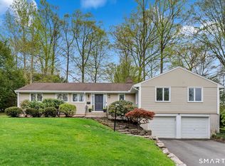 11 Ranger Ln, West Hartford, CT 06117