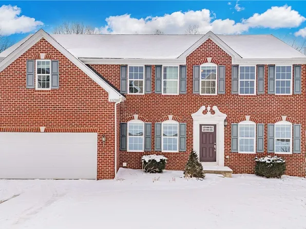 1376 Creekview Cir, North Canton, OH 44720