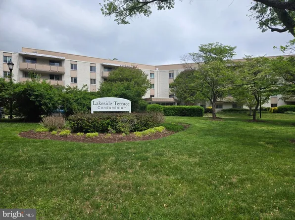 7501 Democracy Blvd APT B128, Bethesda, MD 20817