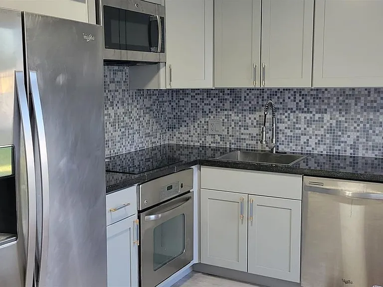 2506 Washington St — Photo 1