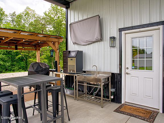 5th image of 378 Twin Cove Rd