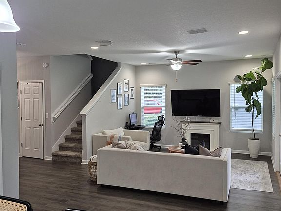 5th image of 6093 HYDE PARK Circle