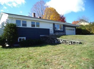 7 Heathwood Ln, Lewiston, ME 04240
