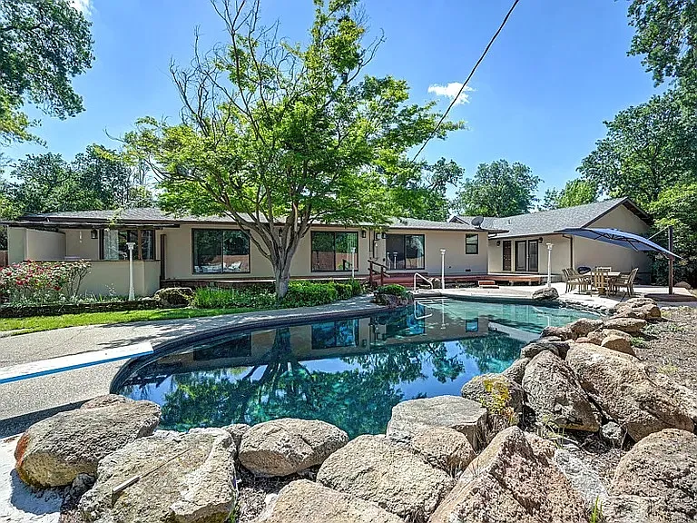 5225 Marione Dr — Photo 18