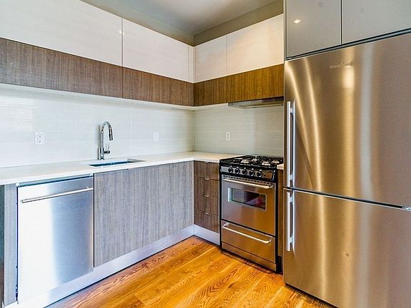 3rd image of 865 Willoughby Ave #B3