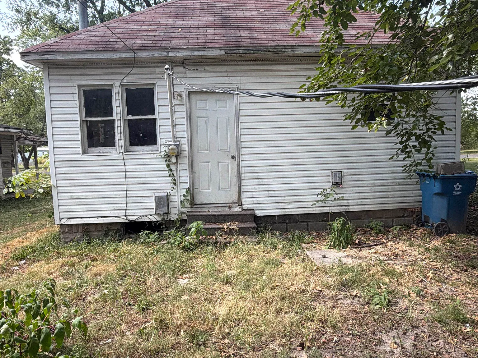 2 bed, 963 sqft, $575 — Photo 2