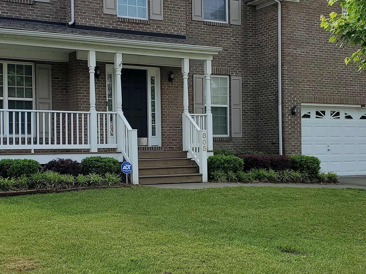 4 bed, 2.5 bath, 2843 sqft, $2,695 — Photo 3