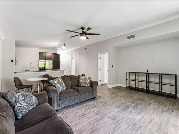 Vaulted Ceilings in Main Living Space