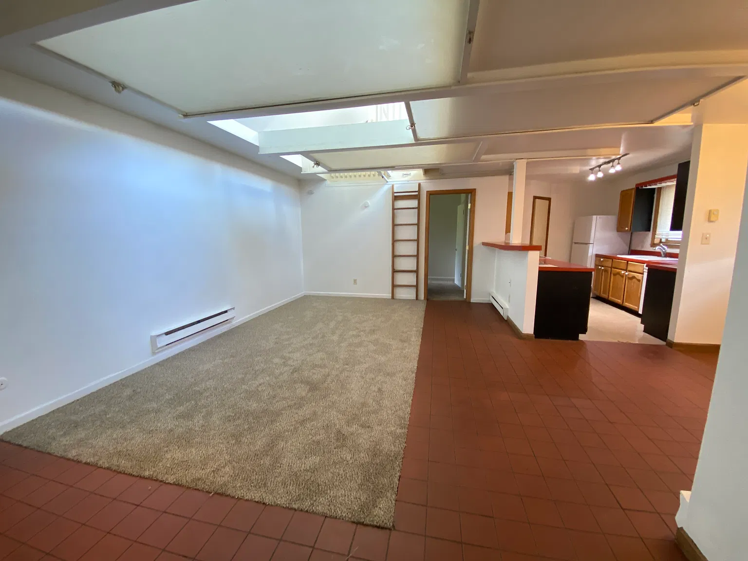 4 bed, 1.5 bath, 1150 sqft, $5,600 — Photo 4