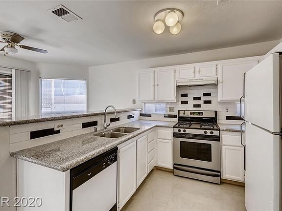 4th image of 5815 Woodfield Dr