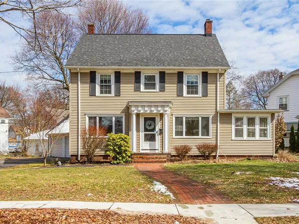 140 Rutledge Dr, Rochester, NY 14621