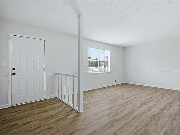 4th image of 4954 Browns Mill Rd