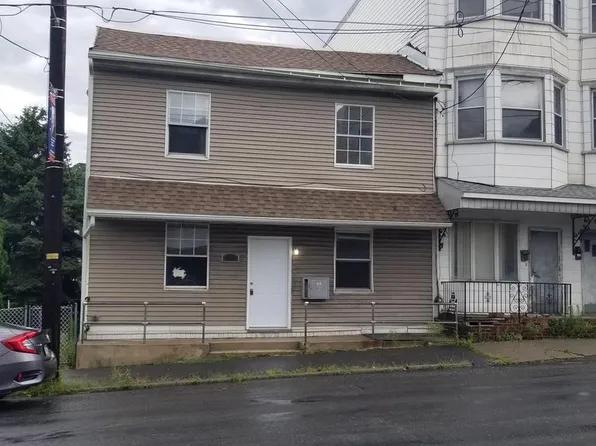 225 W Centre St, Shenandoah, PA