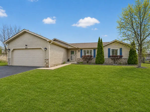 225 Cavin Ave, Winthrop Harbor, IL 60096