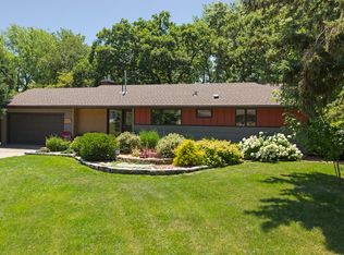 1805 Hampshire Ln, Golden Valley, MN 55427