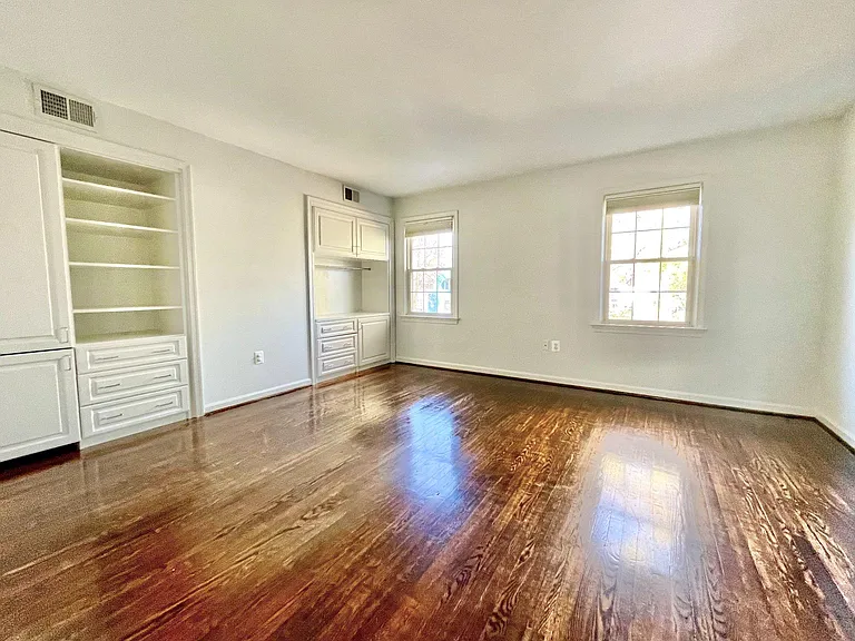 1228 C St SE — Photo 13