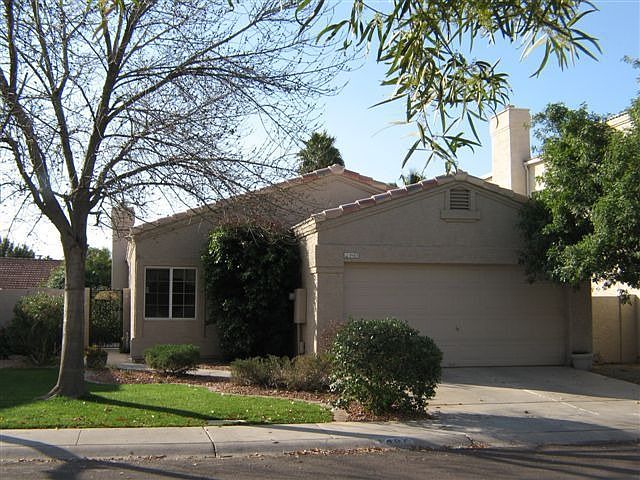 Beautiful Val Vista Lakes Home!