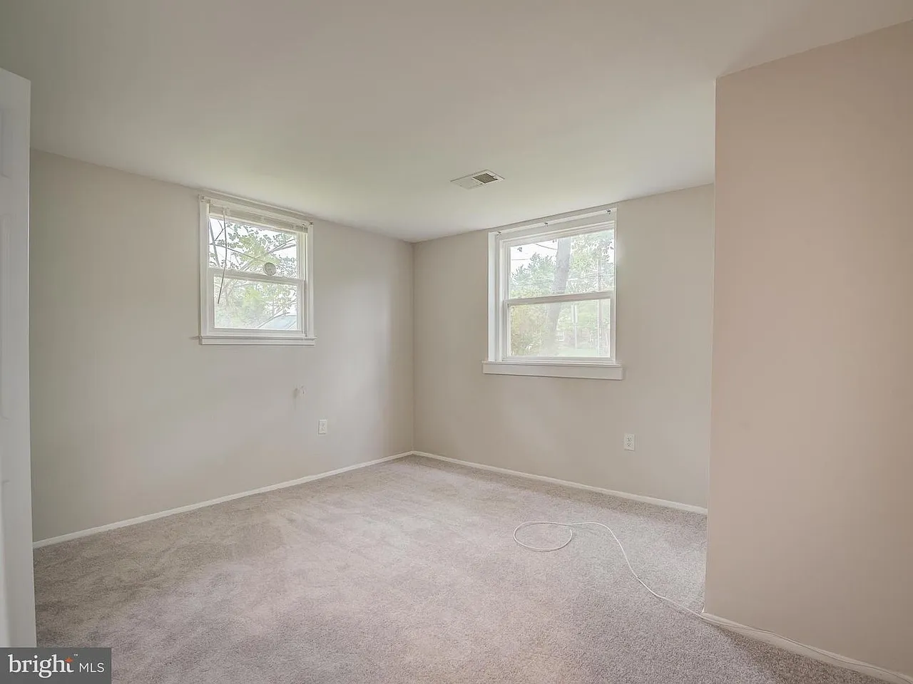 2 bed, 1000 sqft, $1,600 — Photo 3