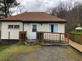 4220 Cross Creek Rd, Wellsburg, WV 26070