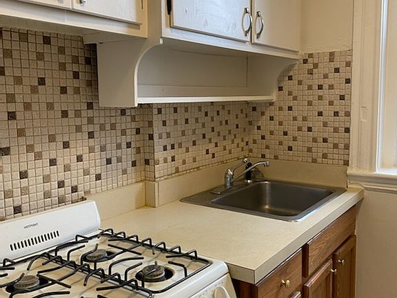 4th image of 69 Park Dr APT 9