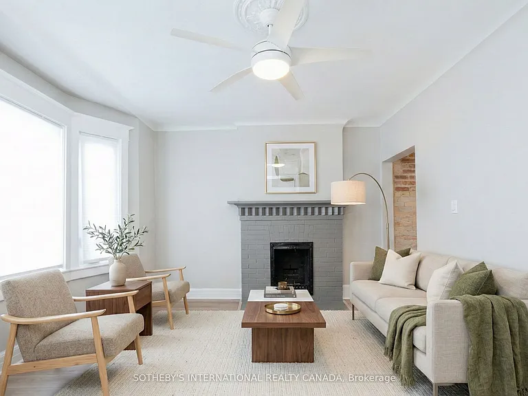 15 Indian Road Cres #UPPER — Photo 3