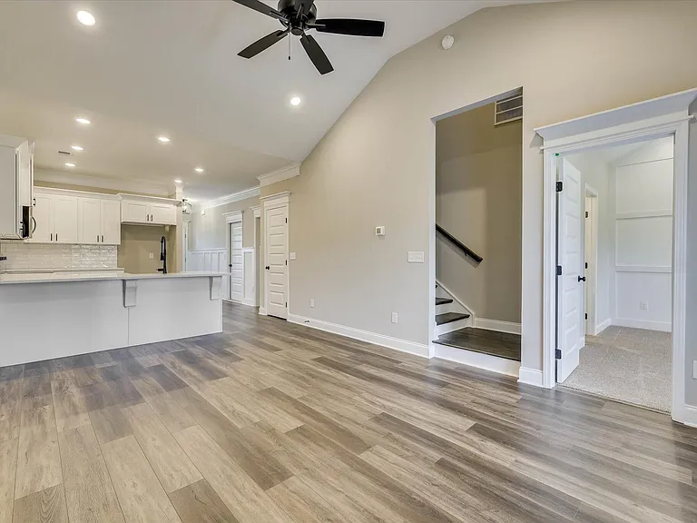 1122 Jolly Ln — Photo 6
