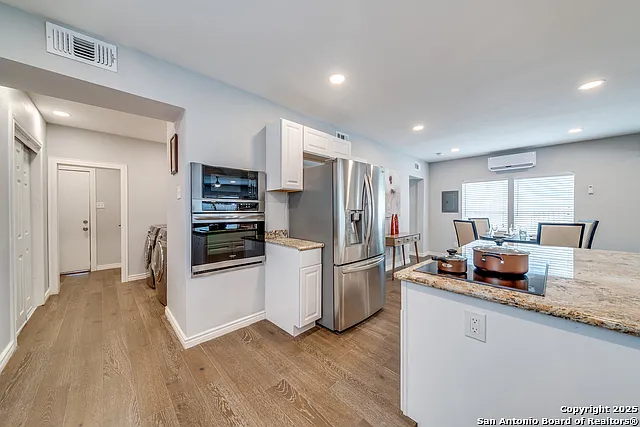 811 W Kings Hwy — Photo 14
