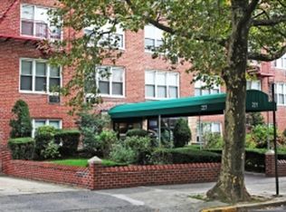 227 Ocean Pkwy APT 5L, Brooklyn, NY 11218