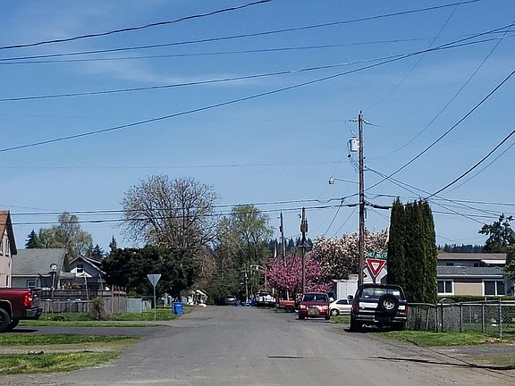 5th image of 1103 S 11th Ave