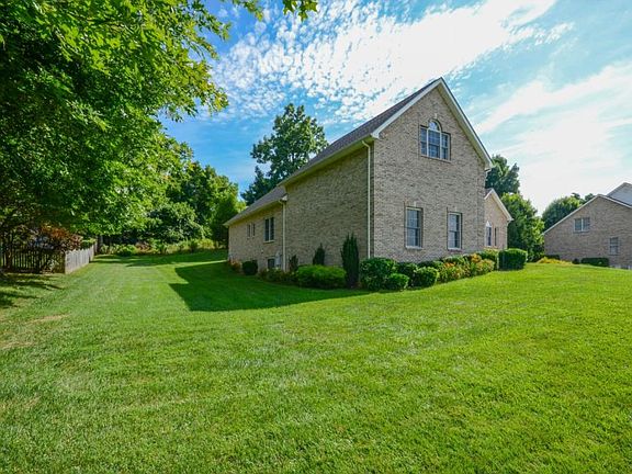 2nd image of 412 Mizpah Hills Dr