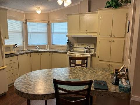 5th image of 1701-1701 W Commerce Ave #88