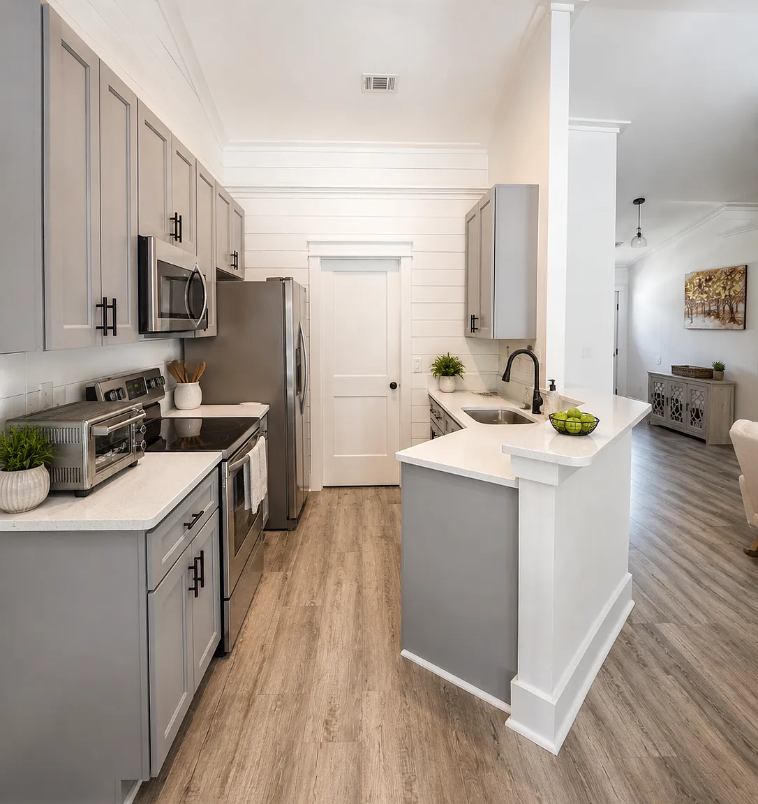 3 bed, 2.0 bath, $2,700 — Photo 4
