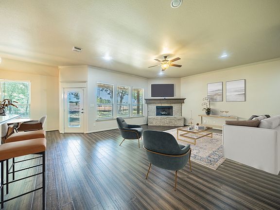 5th image of 1812 Rockview Dr