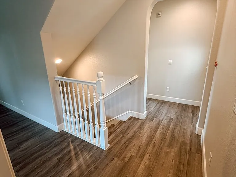 1329 Bayberry View Ln — Photo 8
